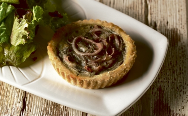 Quiche de kiwicha con cebolla